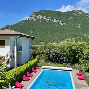 https://case-vacanze-crone.it-lombardy.com